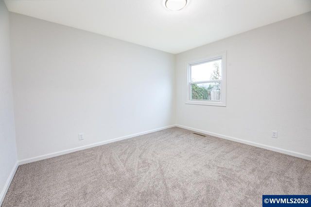 1305 S 2nd St, Lebanon, OR 97355