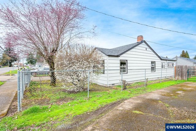 1305 S 2nd St, Lebanon, OR 97355