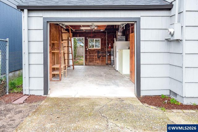 1305 S 2nd St, Lebanon, OR 97355