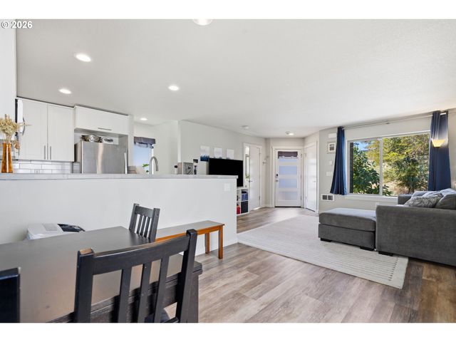 5930 Se 96TH Ave, Portland, OR 97266