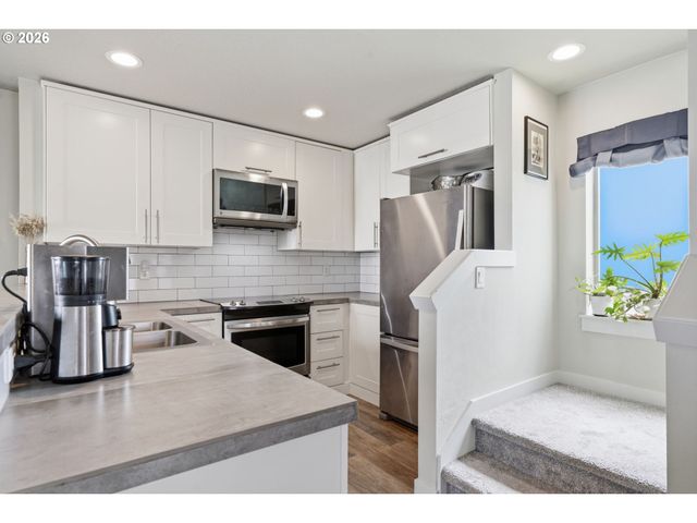 5930 Se 96TH Ave, Portland, OR 97266