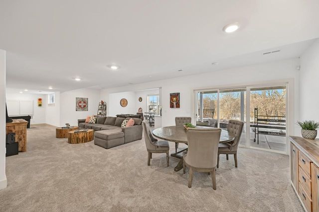 6850 River Birch DRIVE, Mequon, WI 53092