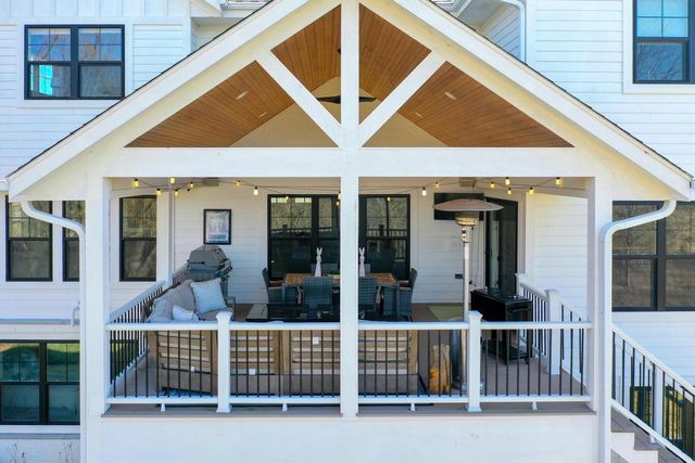 6850 River Birch DRIVE, Mequon, WI 53092