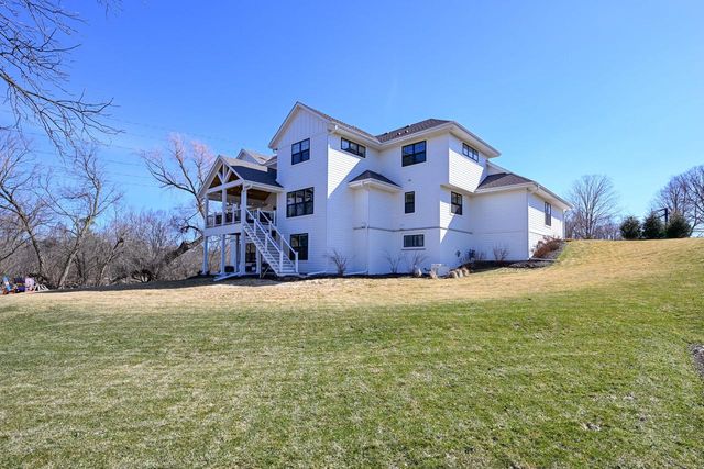 6850 River Birch DRIVE, Mequon, WI 53092