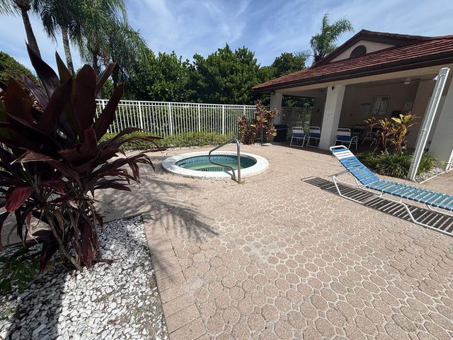 11201 SW 13th Street, Pembroke Pines, FL 33025
