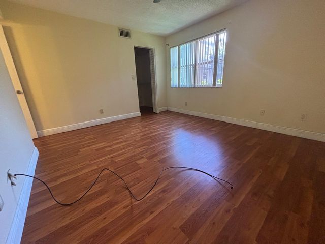 11201 SW 13th Street, Pembroke Pines, FL 33025