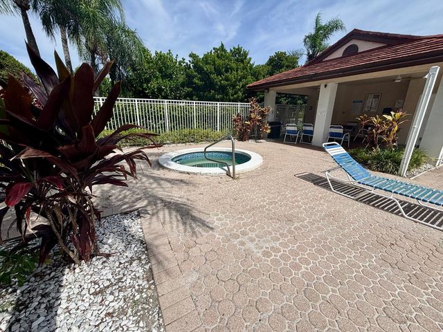 11201 SW 13th Street, Pembroke Pines, FL 33025