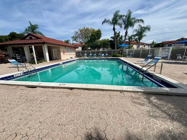 11201 SW 13th Street, Pembroke Pines, FL 33025