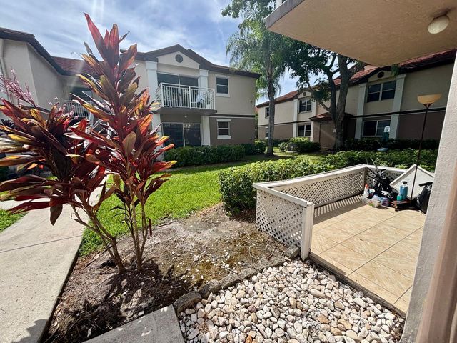 11201 SW 13th Street, Pembroke Pines, FL 33025