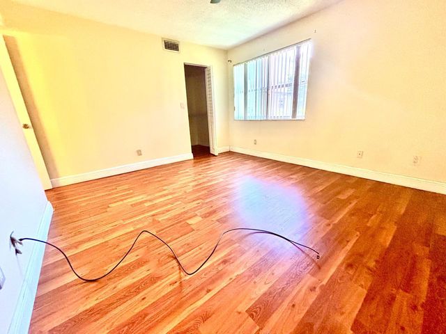 11201 SW 13th Street, Pembroke Pines, FL 33025