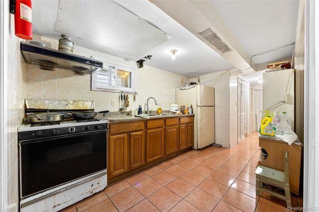 140-50 Quince Avenue, Flushing, NY 11355