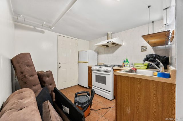 140-50 Quince Avenue, Flushing, NY 11355