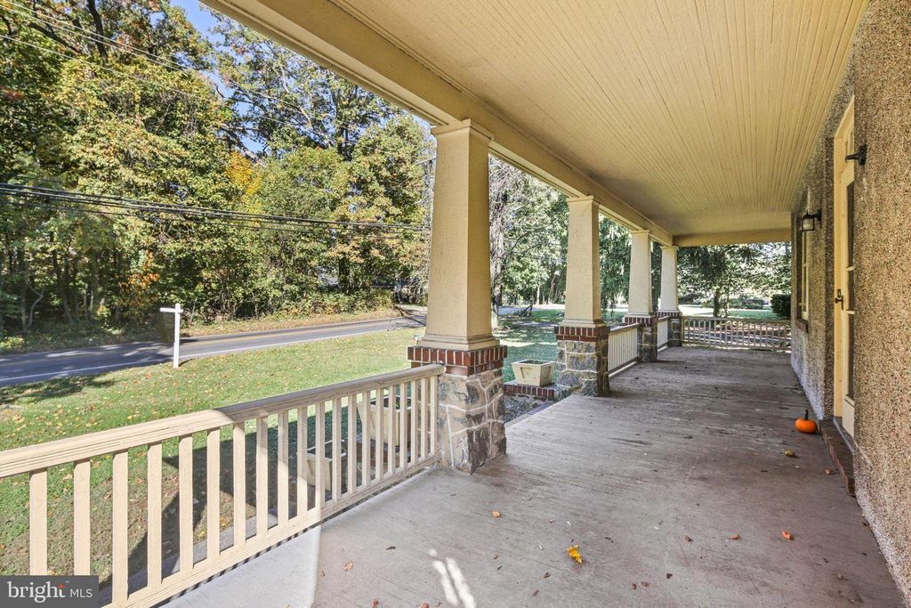 5713 OLD COURT RD, Windsor Mill, MD 21244