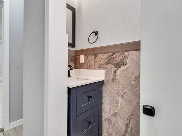 5402 Libbey Lane, Houston, TX 77092