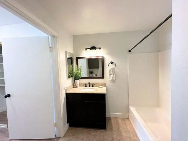 24410 Crenshaw 113, Torrance, CA 90505