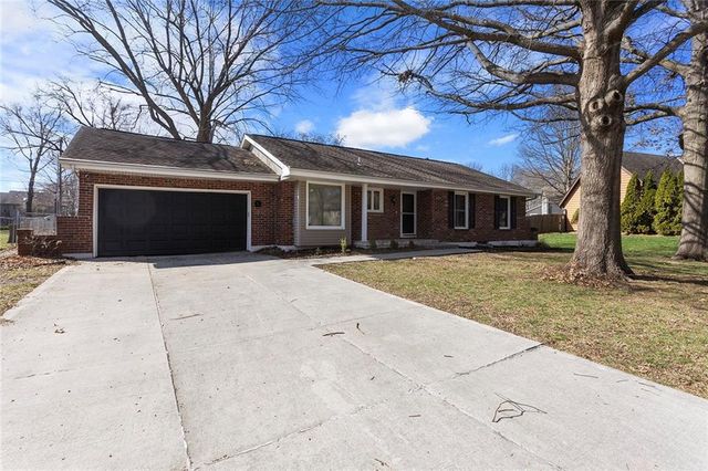 717 NE Mulberry Street, Lee's Summit, MO 64086