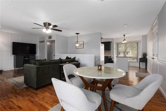 717 NE Mulberry Street, Lee's Summit, MO 64086