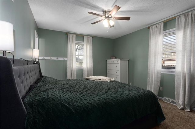 717 NE Mulberry Street, Lee's Summit, MO 64086