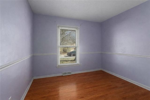 717 NE Mulberry Street, Lee's Summit, MO 64086