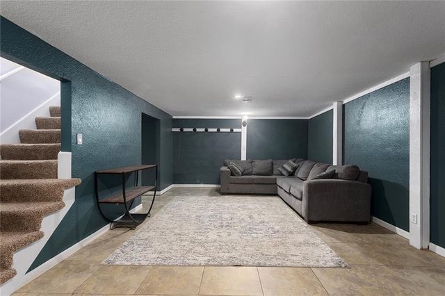 717 NE Mulberry Street, Lee's Summit, MO 64086