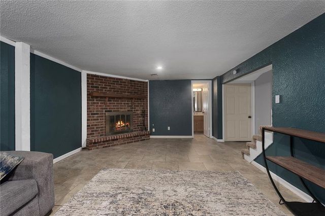 717 NE Mulberry Street, Lee's Summit, MO 64086