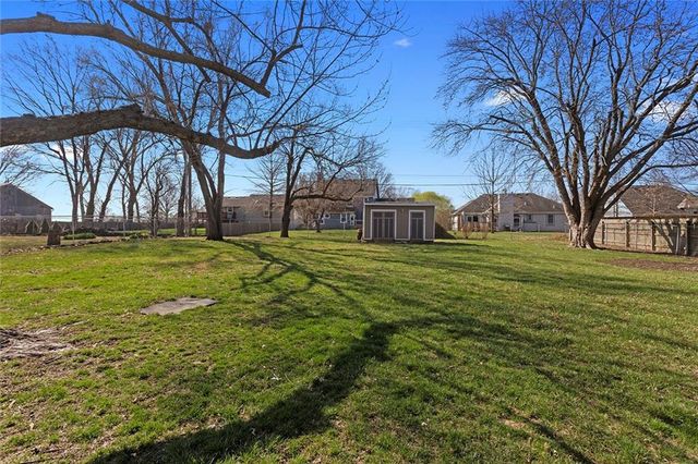 717 NE Mulberry Street, Lee's Summit, MO 64086