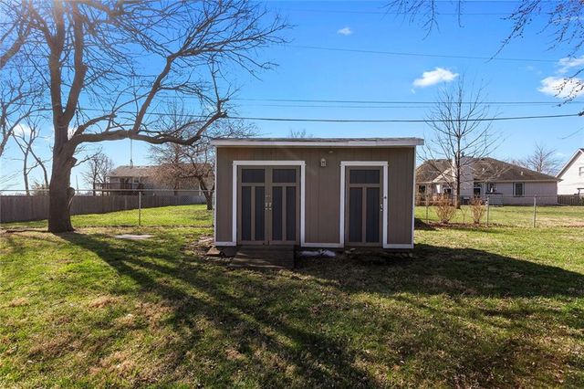 717 NE Mulberry Street, Lee's Summit, MO 64086