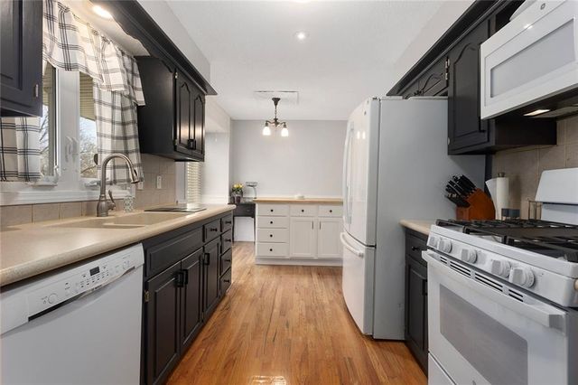 717 NE Mulberry Street, Lee's Summit, MO 64086