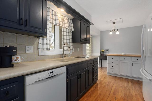 717 NE Mulberry Street, Lee's Summit, MO 64086