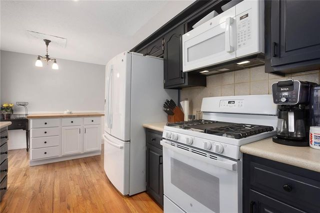 717 NE Mulberry Street, Lee's Summit, MO 64086