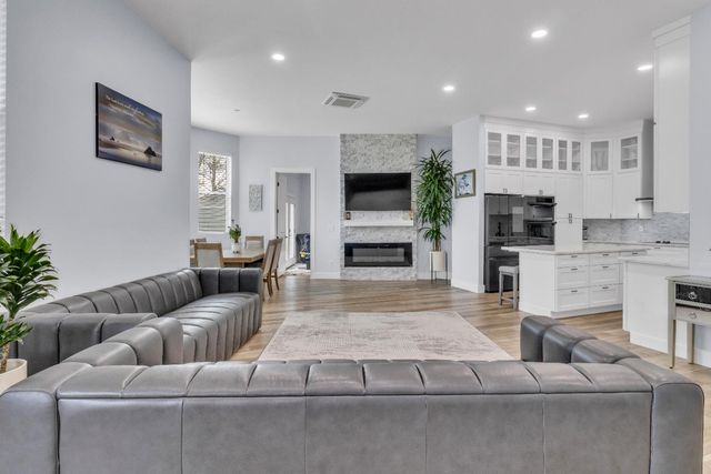 2311 Hill View Dr, El Dorado Hills, CA 95762