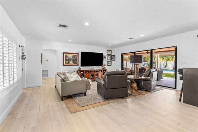 4421 NE 31st Avenue, Lighthouse Point, FL 33064