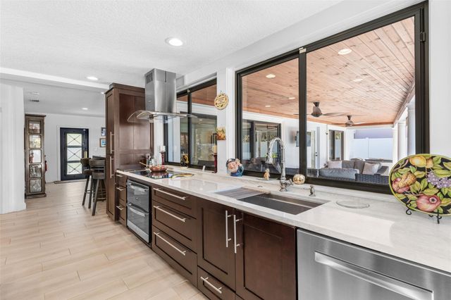 4421 NE 31st Avenue, Lighthouse Point, FL 33064