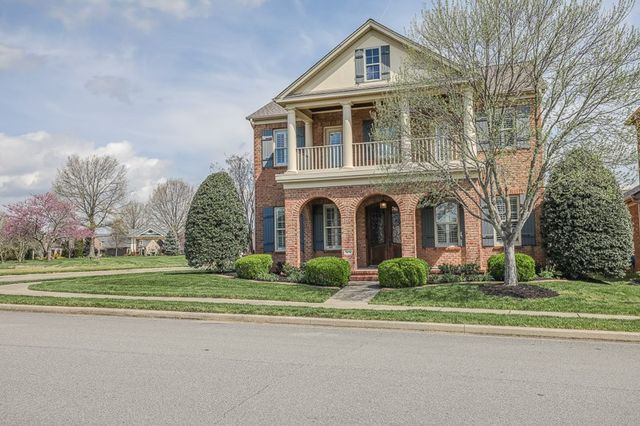 1676 Kelvington Blvd, Gallatin, TN 37066