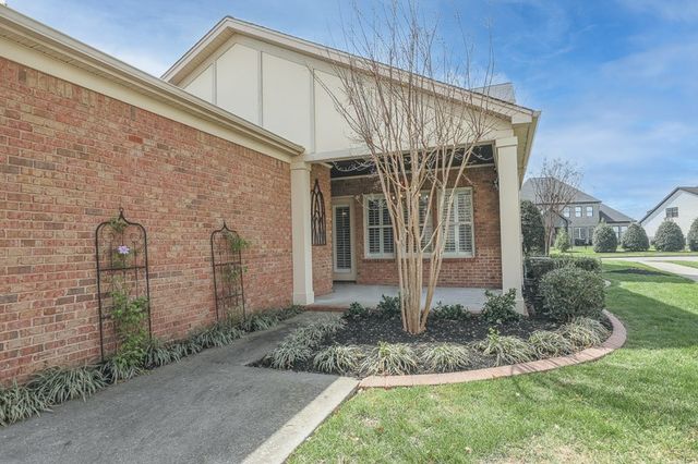 1676 Kelvington Blvd, Gallatin, TN 37066