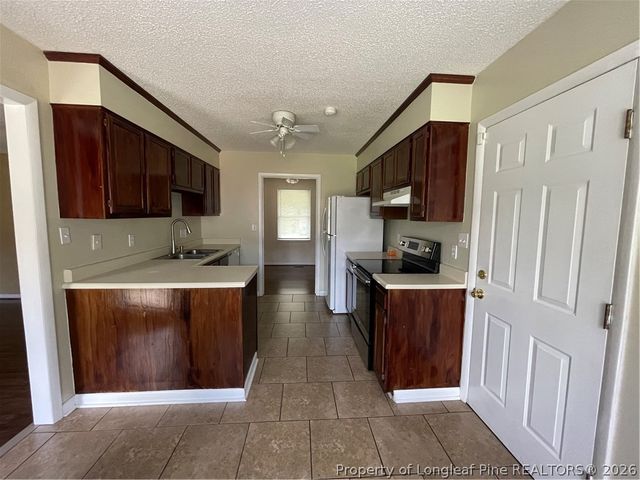 6717 Sandfield Court, Fayetteville, NC 28304
