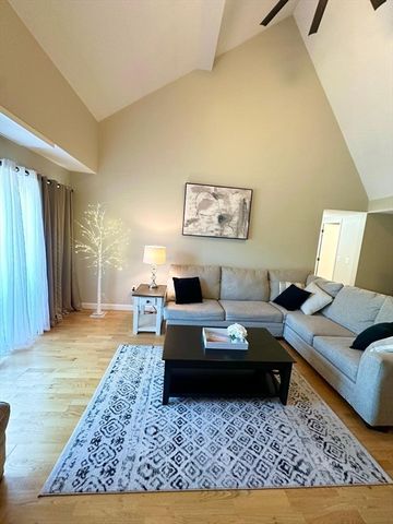 1100 Salem Street 36, Lynnfield, MA 01940