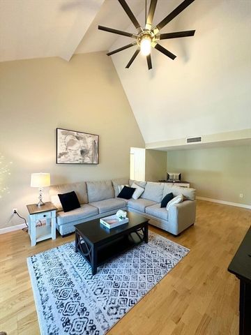 1100 Salem Street 36, Lynnfield, MA 01940