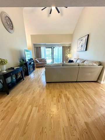 1100 Salem Street 36, Lynnfield, MA 01940