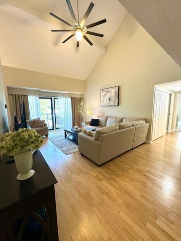 1100 Salem Street 36, Lynnfield, MA 01940