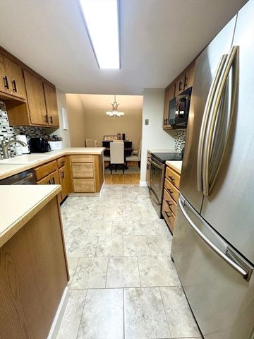 1100 Salem Street 36, Lynnfield, MA 01940