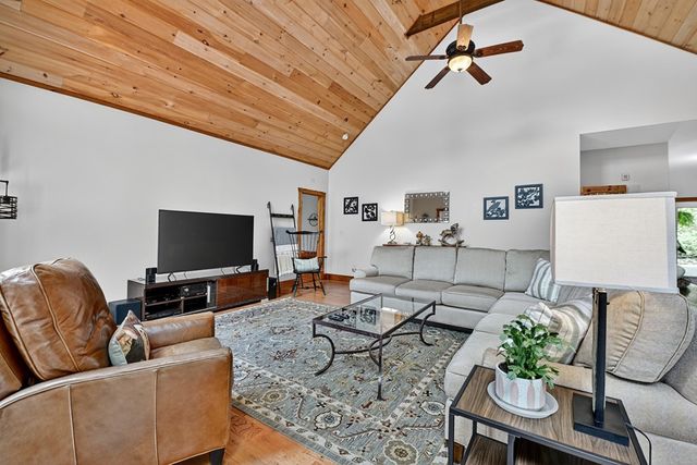 588 Blackberry Drive, Mineral Bluff, GA 30559