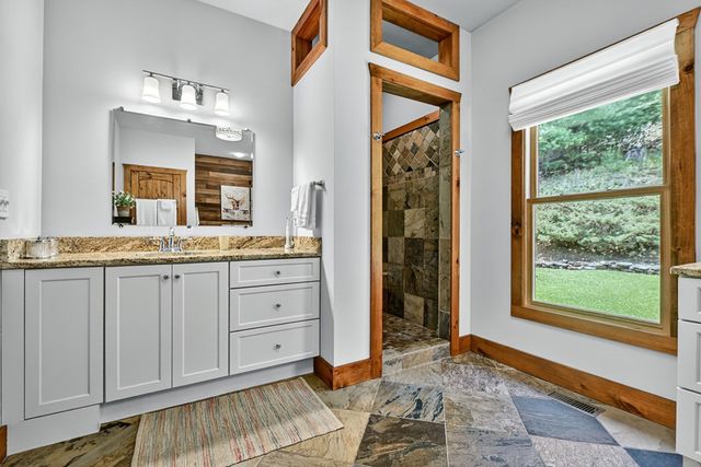 588 Blackberry Drive, Mineral Bluff, GA 30559