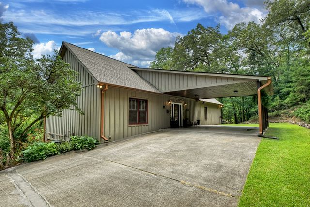 588 Blackberry Drive, Mineral Bluff, GA 30559