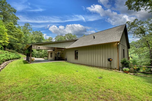 588 Blackberry Drive, Mineral Bluff, GA 30559