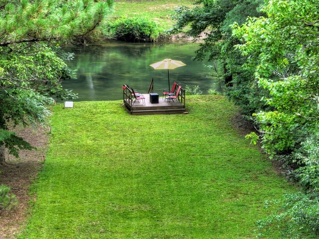 588 Blackberry Drive, Mineral Bluff, GA 30559