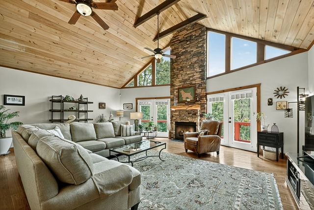 588 Blackberry Drive, Mineral Bluff, GA 30559