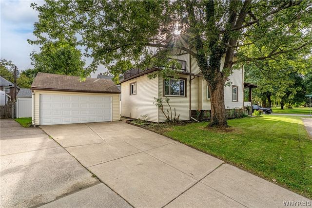 50 Elmwood Park North, Tonawanda, NY 14150