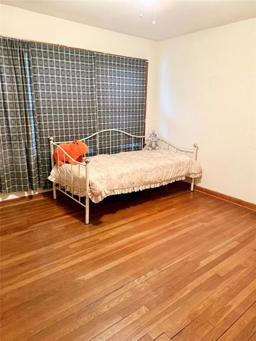 6211 Simsdale Street, Houston, TX 77087