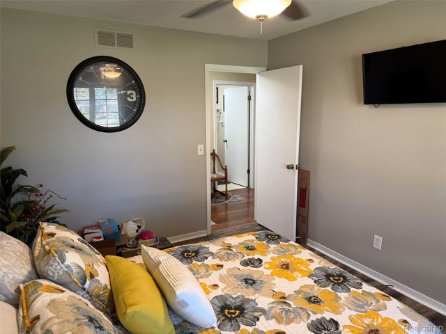 448 Ashley Drive, Grand Blanc, MI 48439